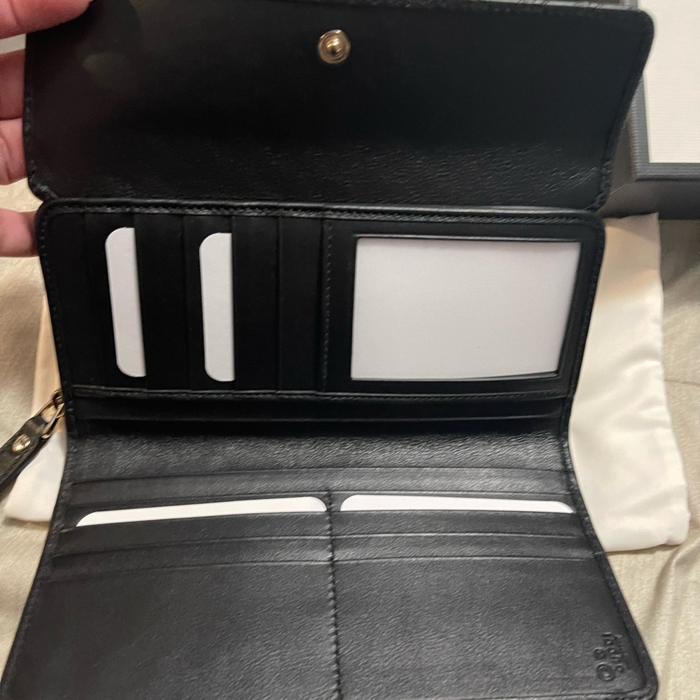 ** NWT ** Gucci Black Embossed GG Leather Clutch Wallet - Picture 2 of 5